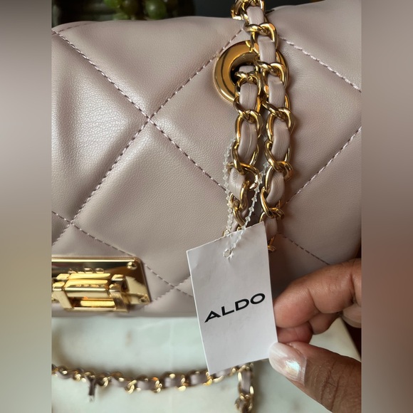 Aldo Muted Pink Quilted Chain Strap Crossbody Bag w/Lovely Gold Hardware (NWT) - Picture 8 of 12